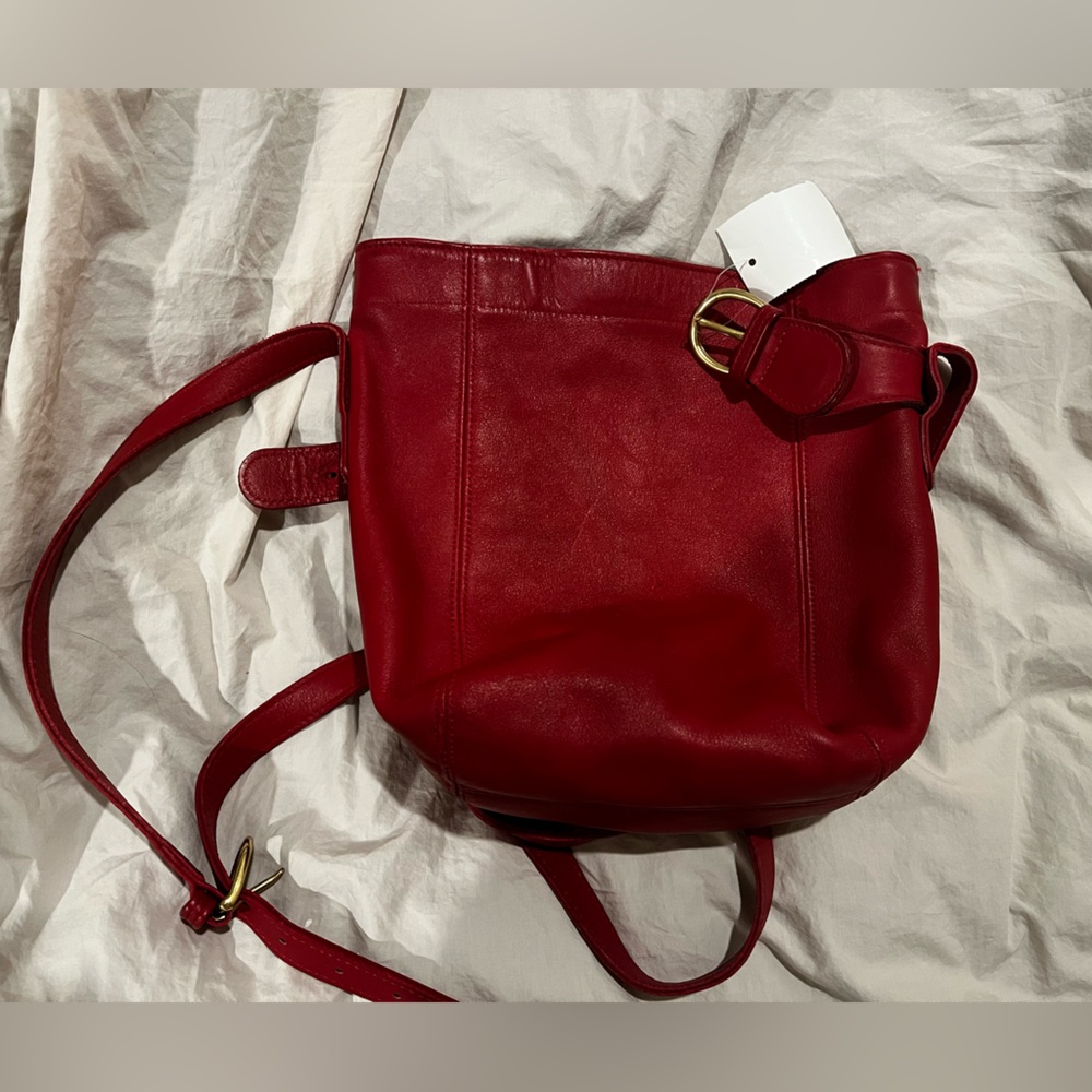 Elegant Vintage Red Leather Shoulder Bucket Bag